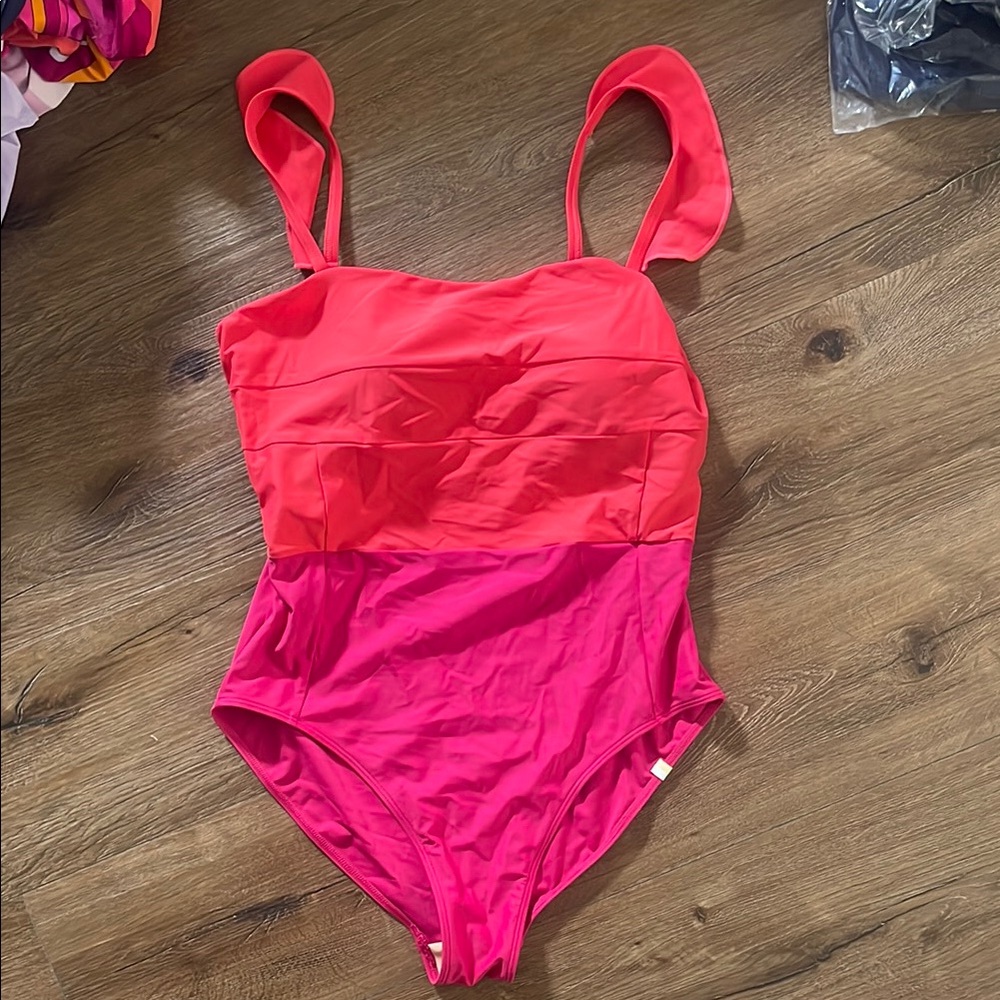 Summer salt Swimwear in Red and Pink